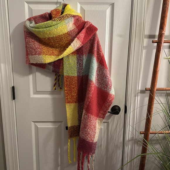 Steve Madden Colorblock Oblong Long Scarves, with Fringe Detail. Versatile! - Picture 13 of 16